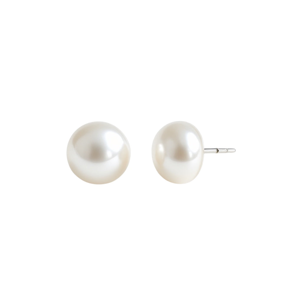 Button shaped pearl stud earrings in S925 silver DAPR