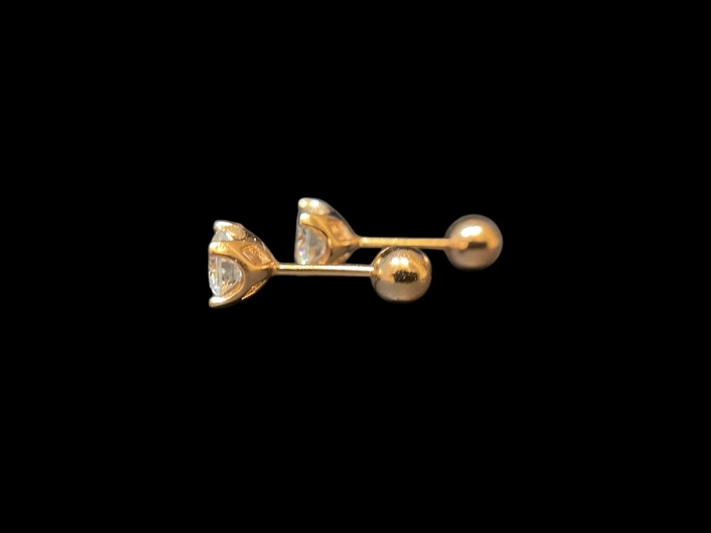 Classic 4 prong ear stud DAPR