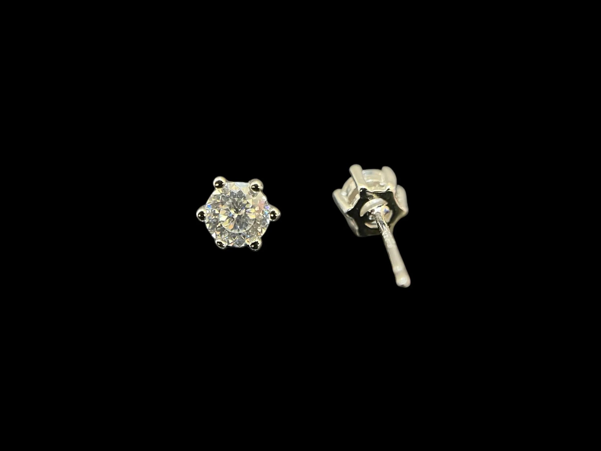 6 Prong 100 Faceted Portuguese Cut Ear Stud Unisex DAPR